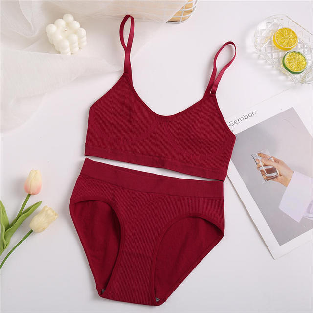 Seamless comfort lingerie set