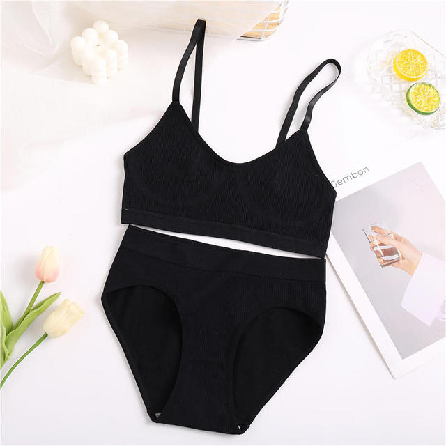 Seamless comfort lingerie set