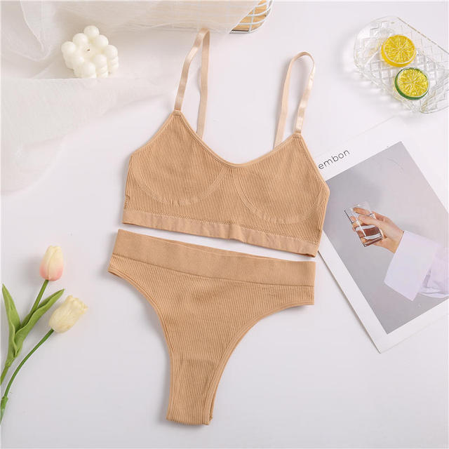 Seamless comfort lingerie set